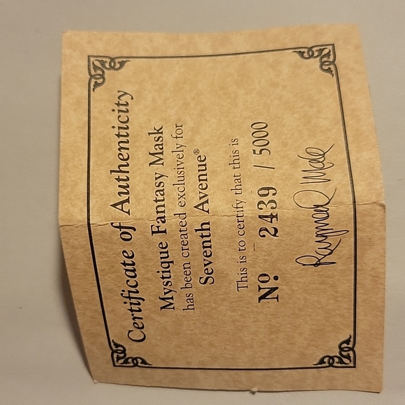 322 Collectible Mask - Picture 6 of 6